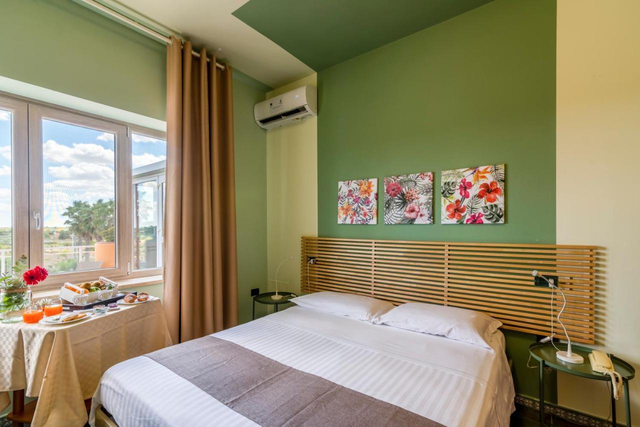 Hotel Villa Maria Crispiano Екстериор снимка