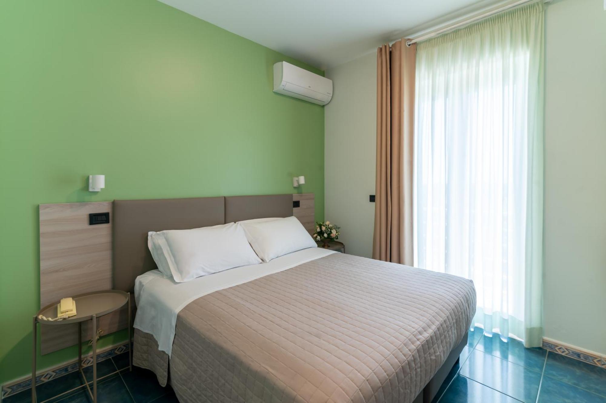 Hotel Villa Maria Crispiano Екстериор снимка