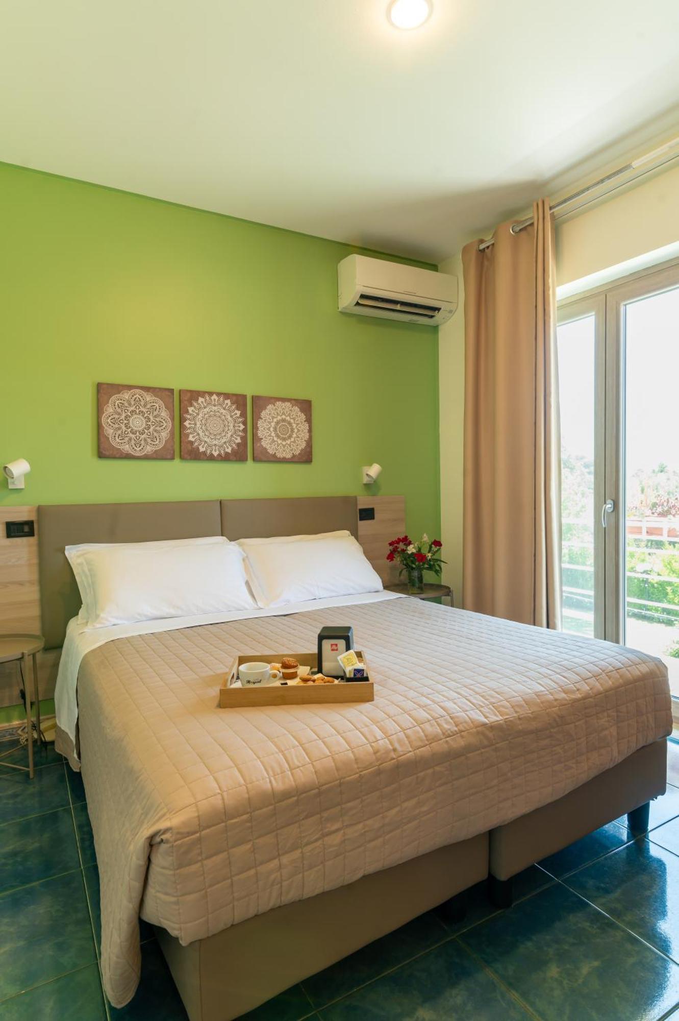 Hotel Villa Maria Crispiano Екстериор снимка