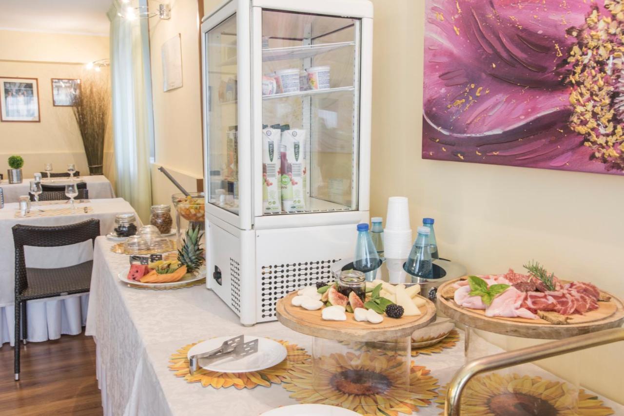 Hotel Villa Maria Crispiano Екстериор снимка
